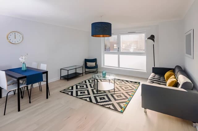 2Bedrooms, 1Bathrooms