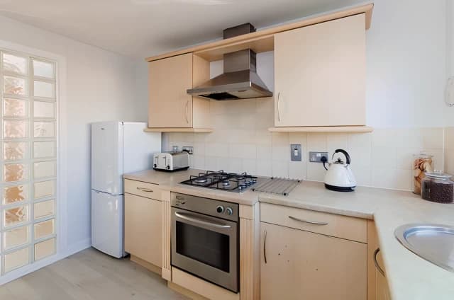 2Bedrooms, 1Bathrooms