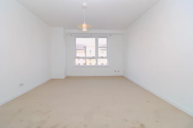 2Bedrooms, 1Bathrooms