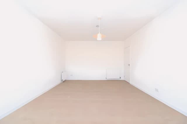 2Bedrooms, 1Bathrooms