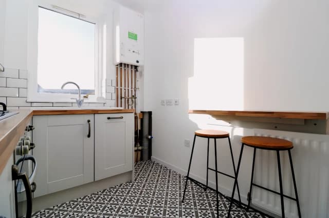2Bedrooms, 1Bathrooms