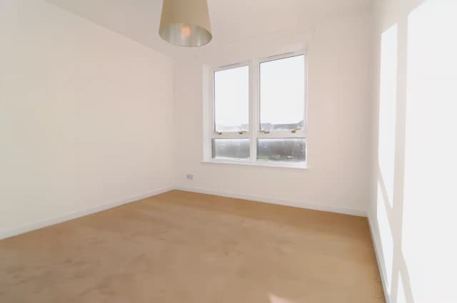 2Bedrooms, 1Bathrooms