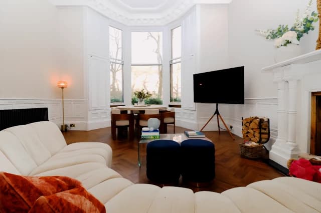 2Bedrooms, 2Bathrooms