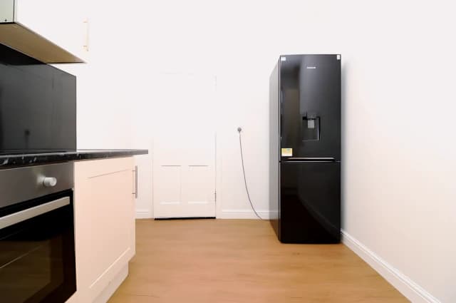 3Bedrooms, 1Bathrooms