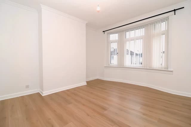 3Bedrooms, 1Bathrooms