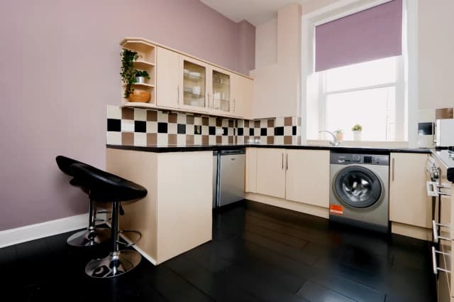 1Bedrooms, 1Bathrooms