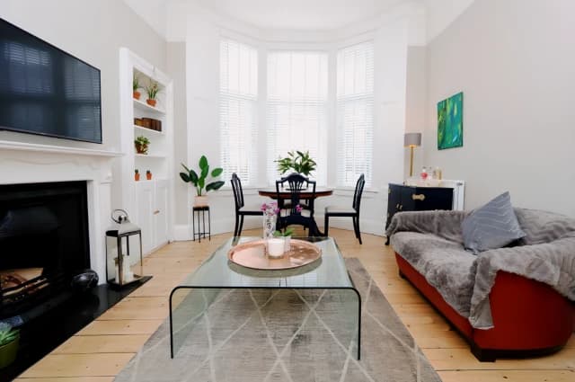 1Bedrooms, 1Bathrooms