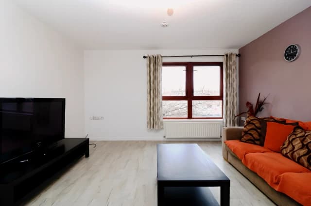 2Bedrooms, 1Bathrooms