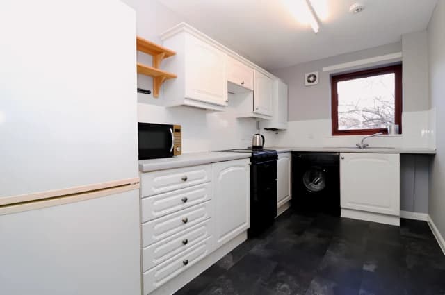 2Bedrooms, 1Bathrooms