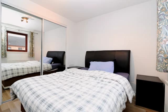 2Bedrooms, 1Bathrooms