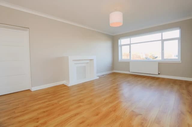 4Bedrooms, 2Bathrooms