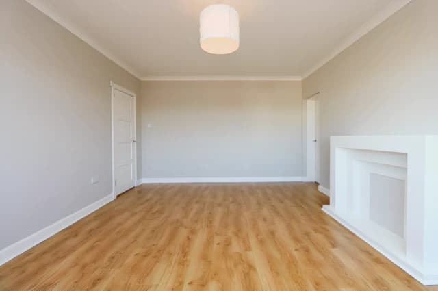4Bedrooms, 2Bathrooms