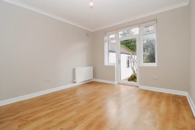 4Bedrooms, 2Bathrooms