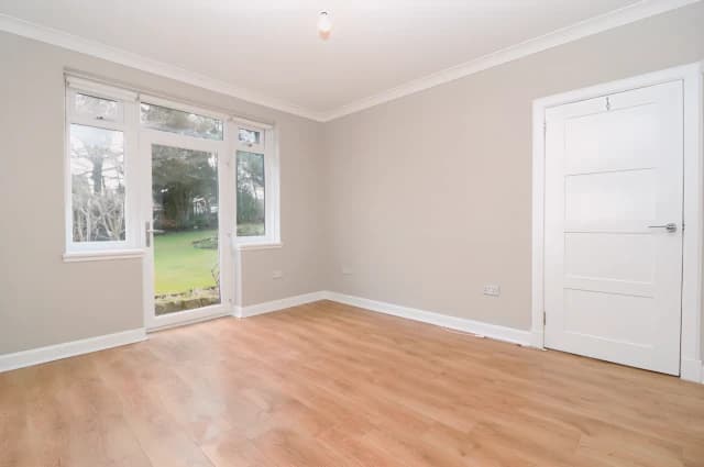 4Bedrooms, 2Bathrooms