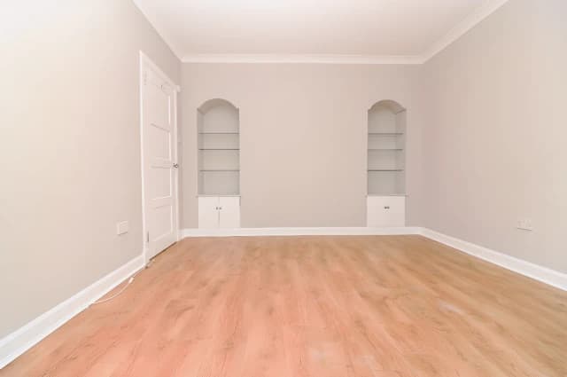 4Bedrooms, 2Bathrooms