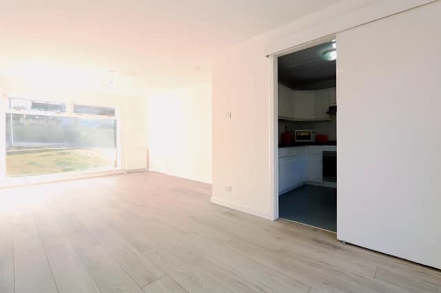 3Bedrooms, 1Bathrooms