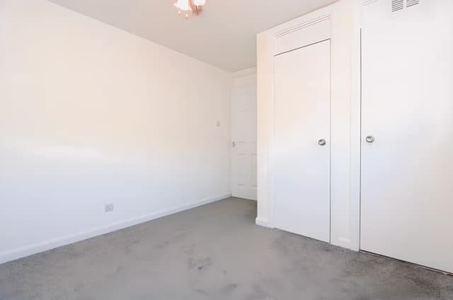 3Bedrooms, 1Bathrooms