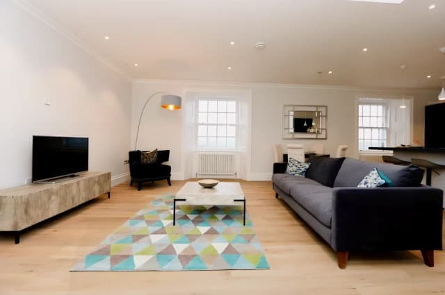 2Bedrooms, 2Bathrooms