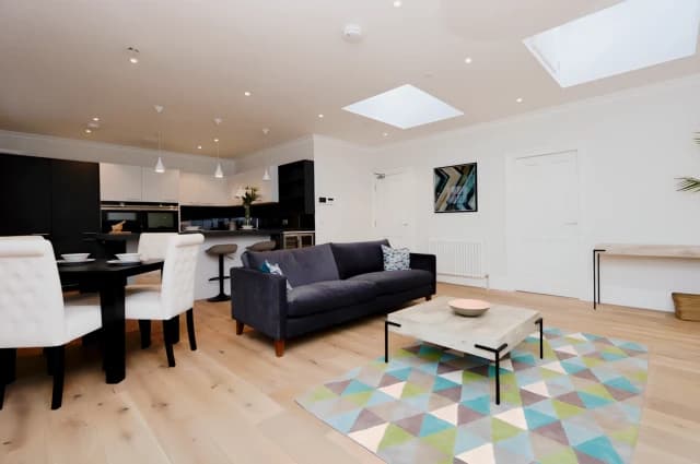 2Bedrooms, 2Bathrooms