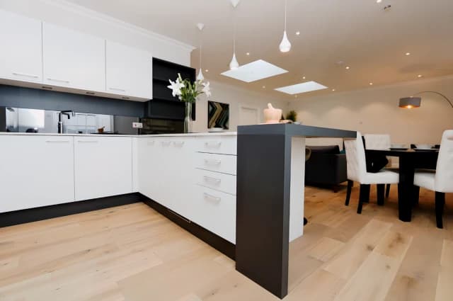 2Bedrooms, 2Bathrooms