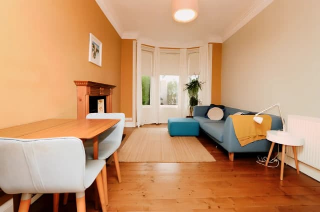 2Bedrooms, 1Bathrooms