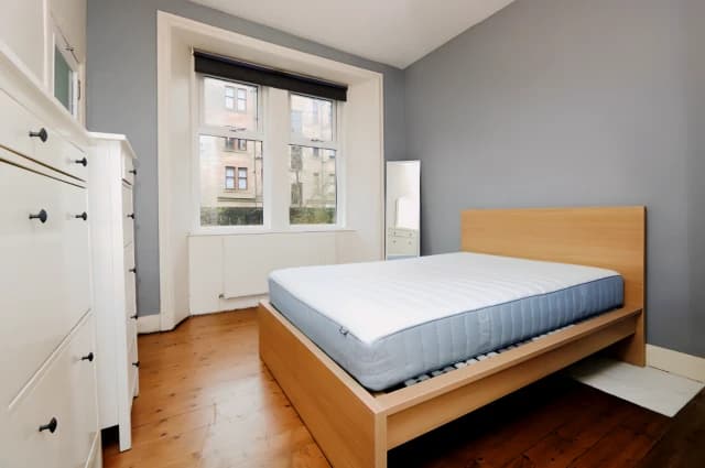 2Bedrooms, 1Bathrooms