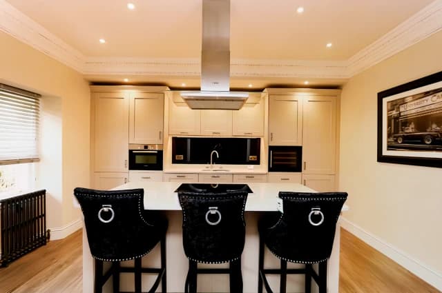 2Bedrooms, 3Bathrooms