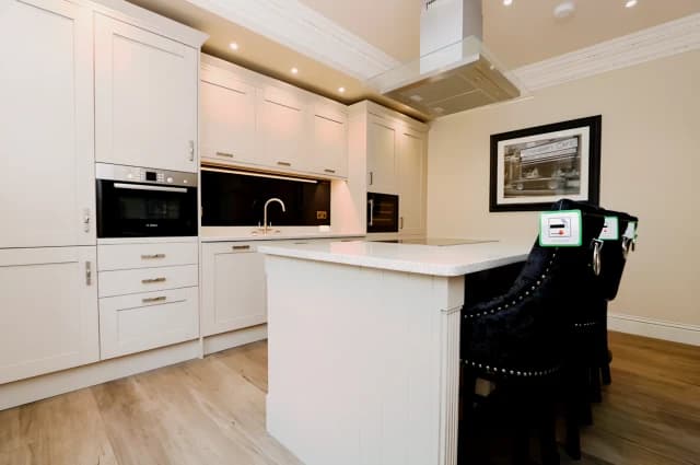 2Bedrooms, 3Bathrooms
