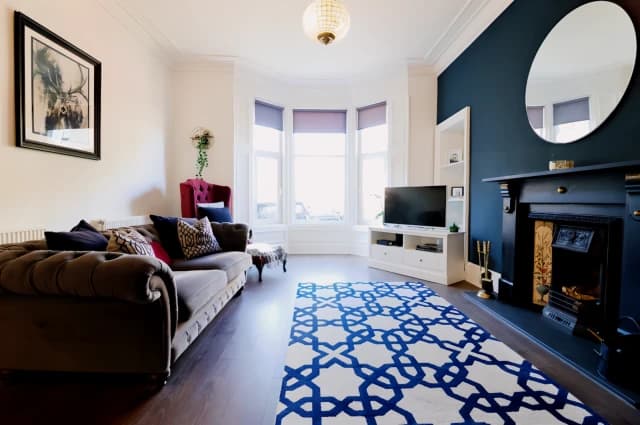 2Bedrooms, 1Bathrooms