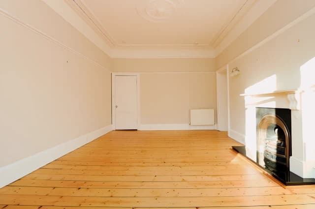 2Bedrooms, 1Bathrooms