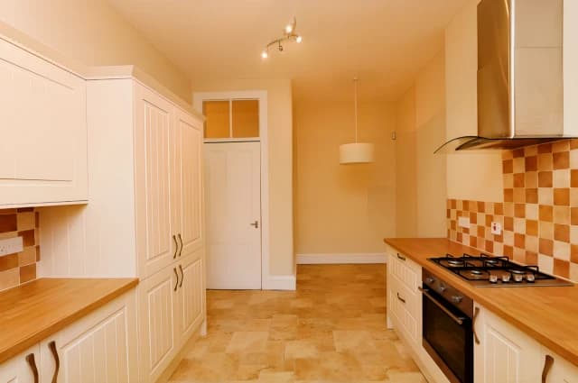 2Bedrooms, 1Bathrooms