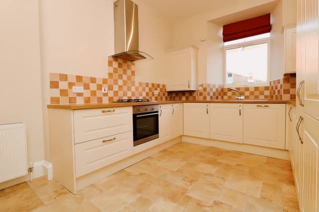 2Bedrooms, 1Bathrooms