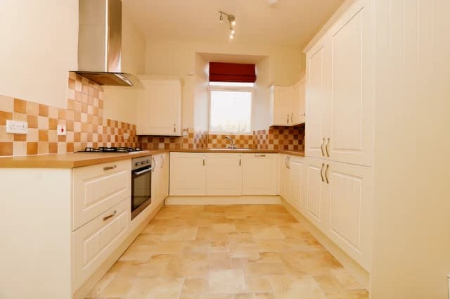 2Bedrooms, 1Bathrooms