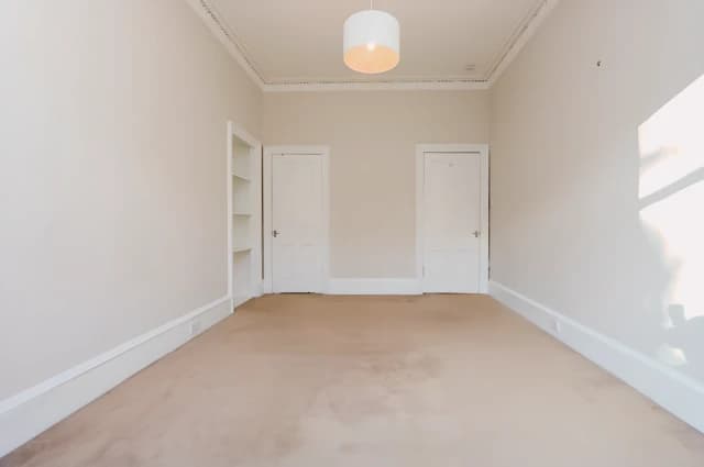 2Bedrooms, 1Bathrooms