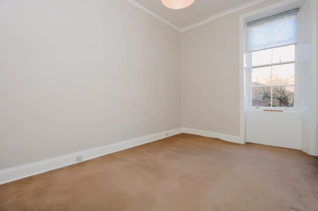 2Bedrooms, 1Bathrooms