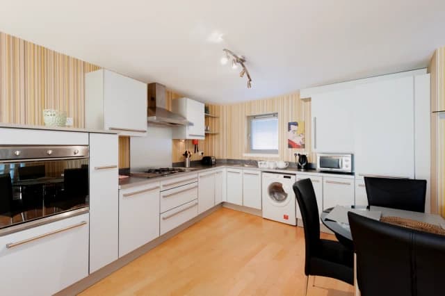 2 bedroom 2 bathroom