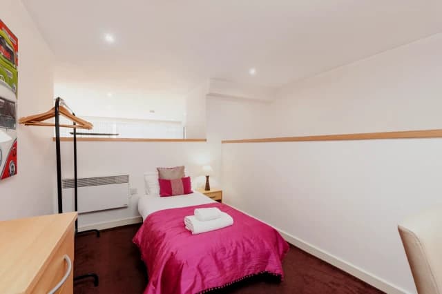 2 bedroom