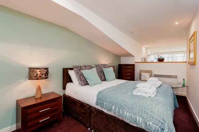 2 bedroom