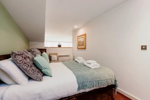 2 bedroom