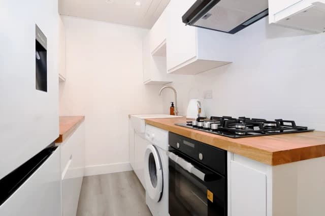 2Bedrooms, 1Bathrooms