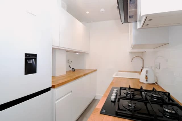 2Bedrooms, 1Bathrooms
