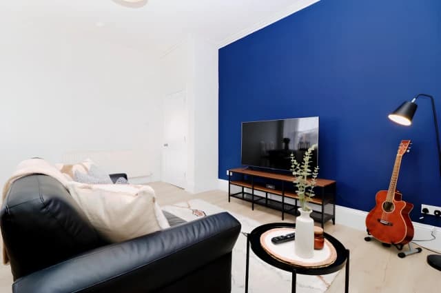 2Bedrooms, 1Bathrooms