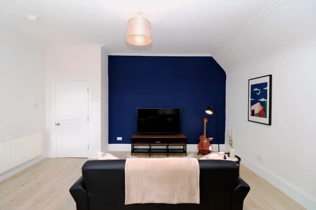 2Bedrooms, 1Bathrooms