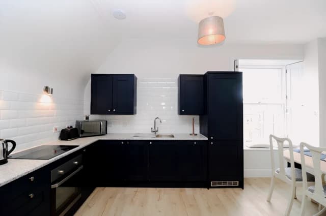 2Bedrooms, 1Bathrooms