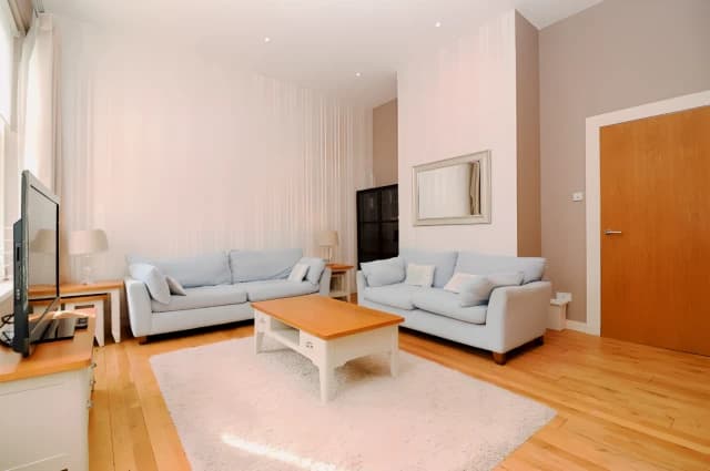 2Bedrooms, 2Bathrooms