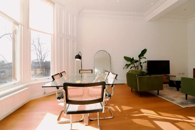 2Bedrooms, 2Bathrooms