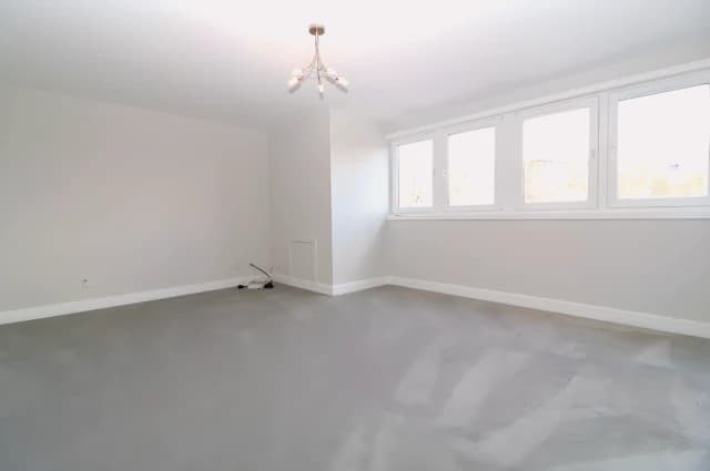 2Bedrooms, 1Bathrooms