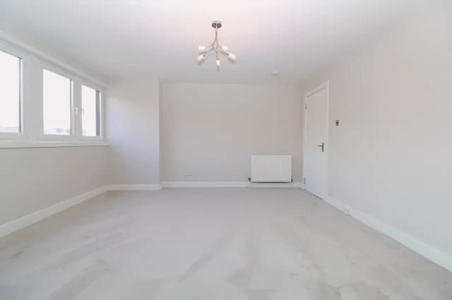 2Bedrooms, 1Bathrooms