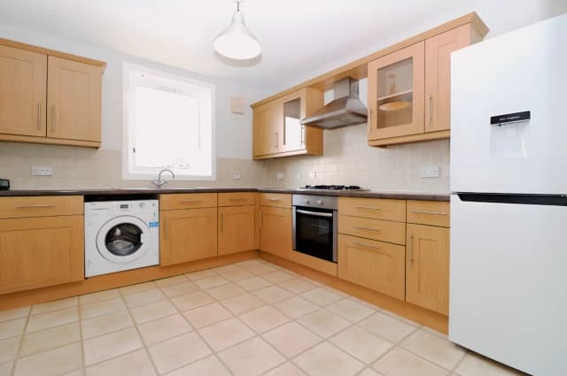 2Bedrooms, 1Bathrooms