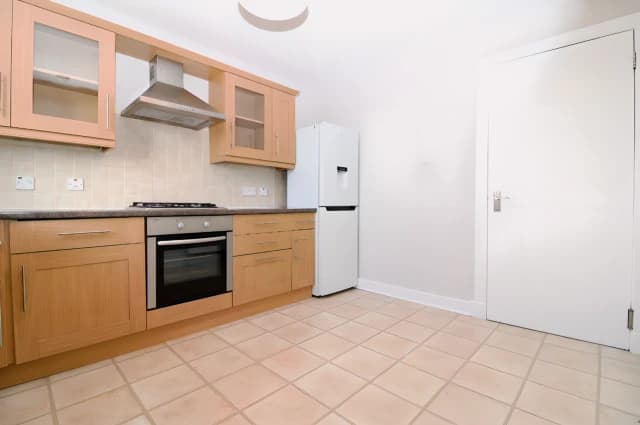 2Bedrooms, 1Bathrooms